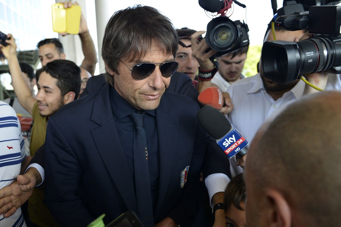 Euro 2016 Italia, bolgia a Malpensa. Conte: «Non dimenticherò»