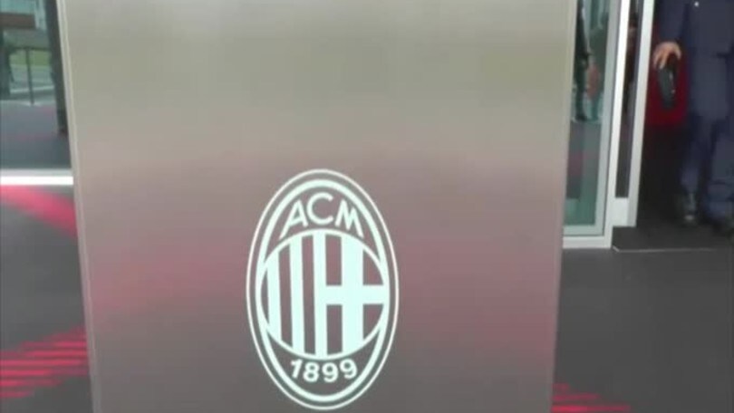 Milan, Berlusconi annuncia l'addio