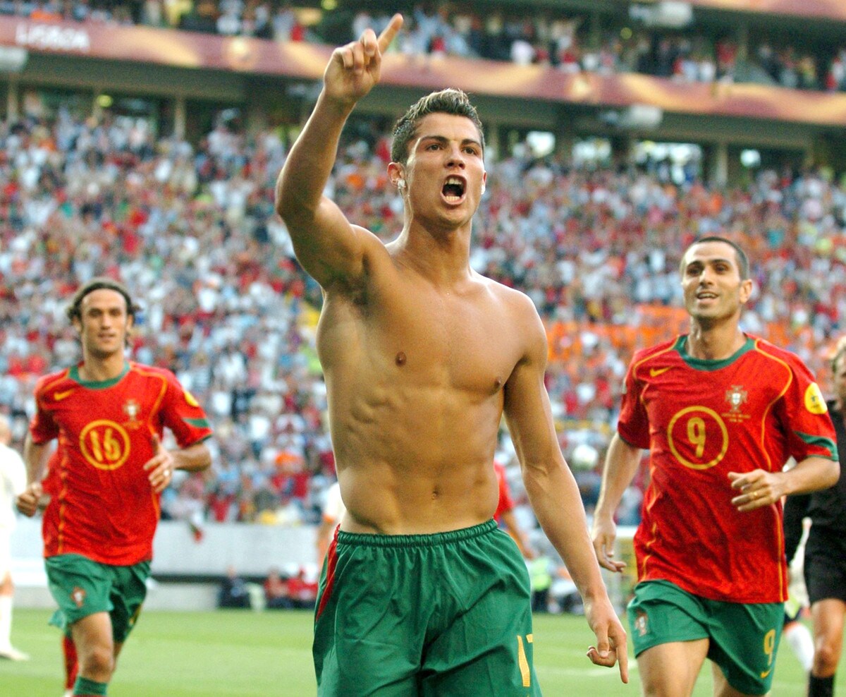 Euro 2004: Cristiano Ronaldo e Maniche piegano l’Olanda