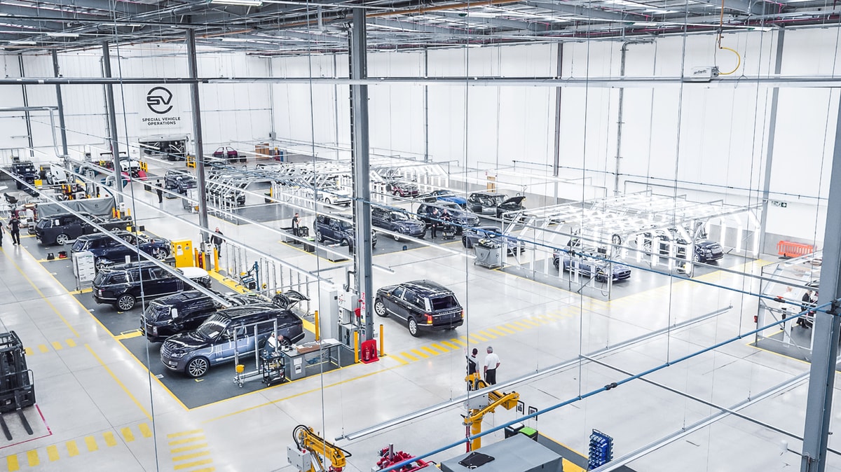 Jaguar Land Rover inaugura il Centro Tecnico SVO