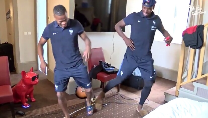 Euro 2016 Francia, Pogba ed Evra scatenati: balletto in ciabatte anti-Germania