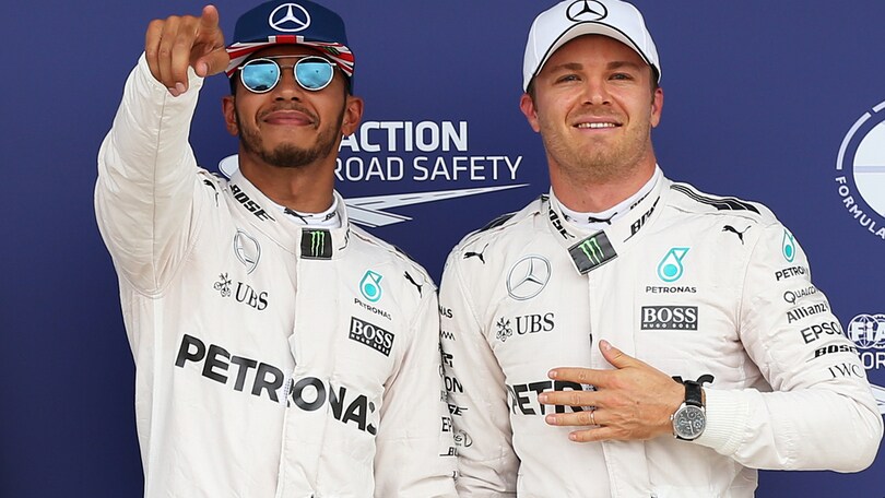F1: super Hamilton, Kimi in terza fila. Vettel partirà 11°!