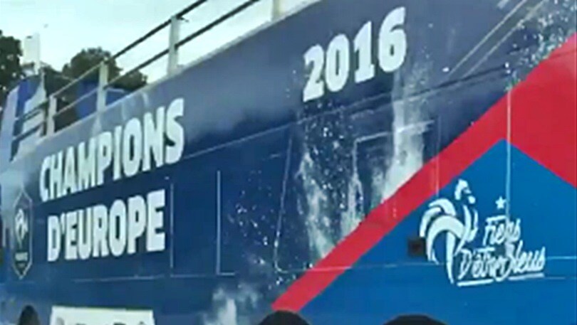 Euro 2016, la Francia già preparava la festa sul bus