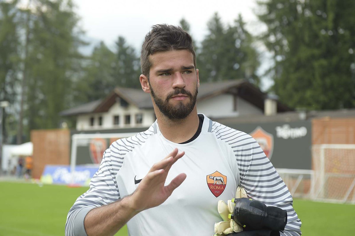 Roma, Alisson: «Qui ha giocato Falcao, spero di ripercorrere le sue orme»