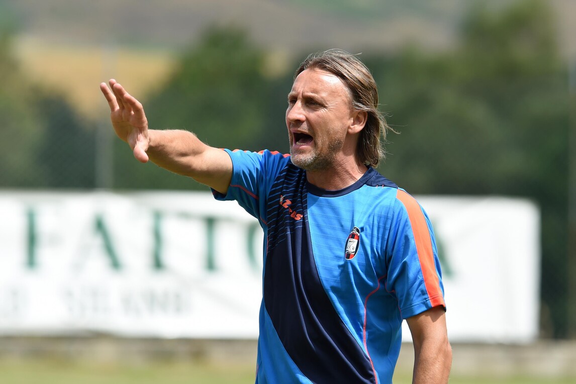 Calciomercato Crotone, De Giorgio: «Nicola gran professionista»