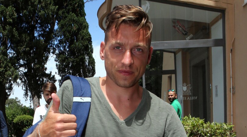 Napoli, per Giaccherini visite e primi selfie con i tifosi