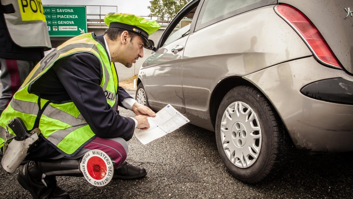 Allarme gomme sulle strade italiane, 1 auto su 5 non è in regola