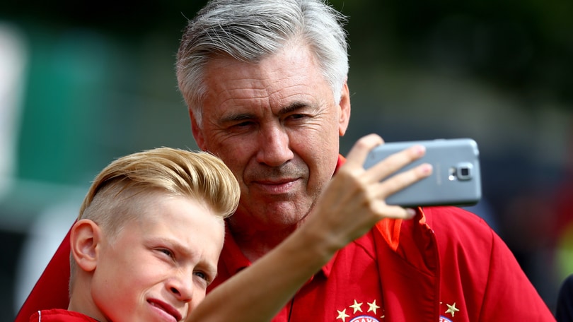 Bayern Monaco, per Ancelotti foto con i tifosi prima del Lippstadt