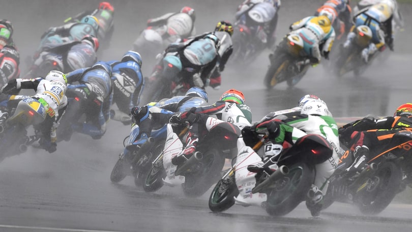 Moto3, Sachsenring: dominio Pawi, Locatelli secondo