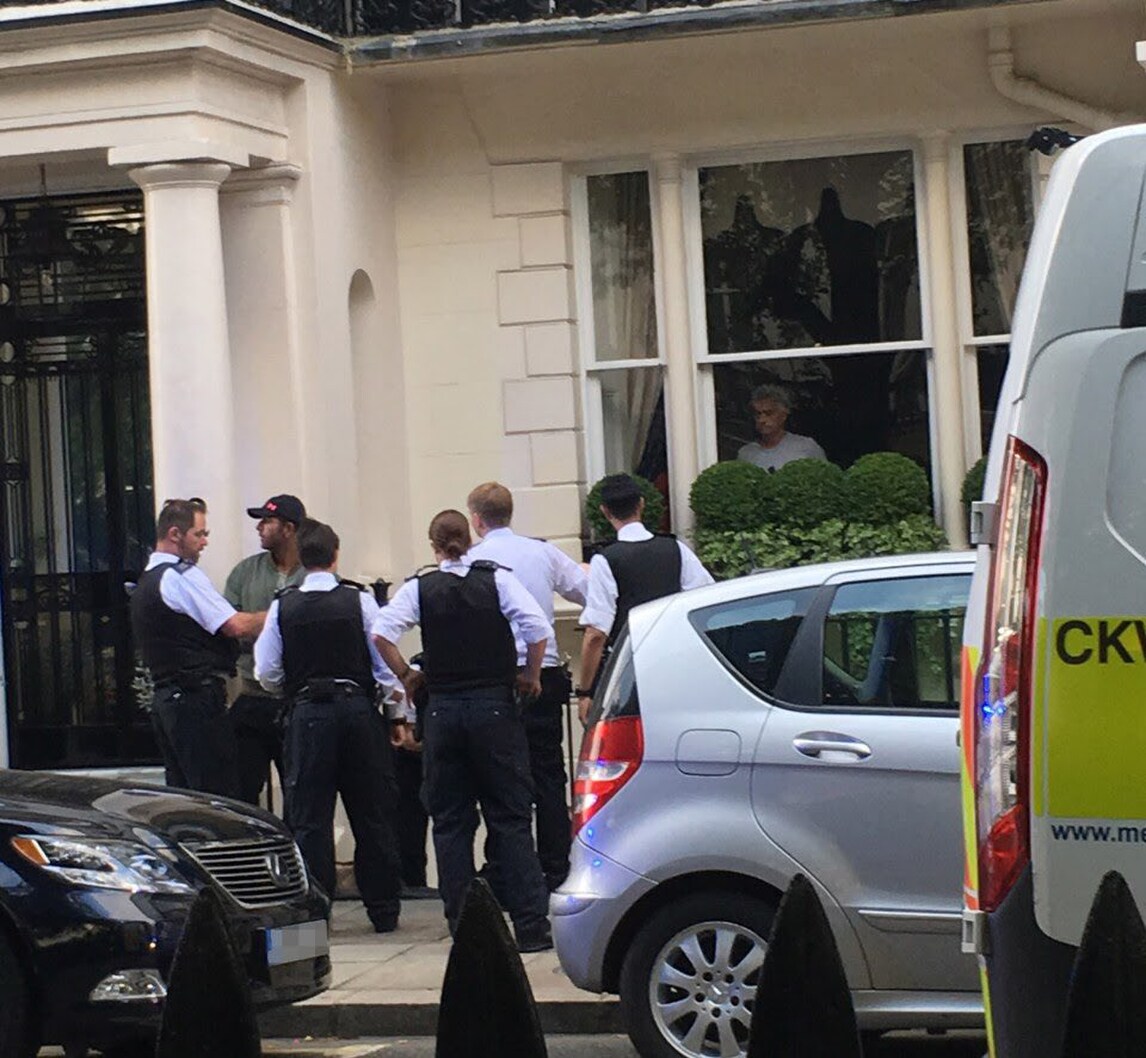 Premier League Mourinho, serata da incubo: un ladro prova a introdursi nella sua casa