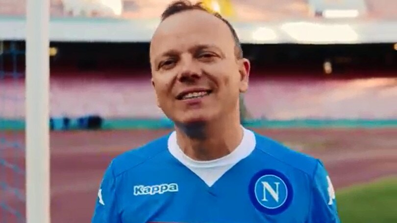 Napoli, Gigi D'Alessio testimonial: «Ti devi abbonare per forza»