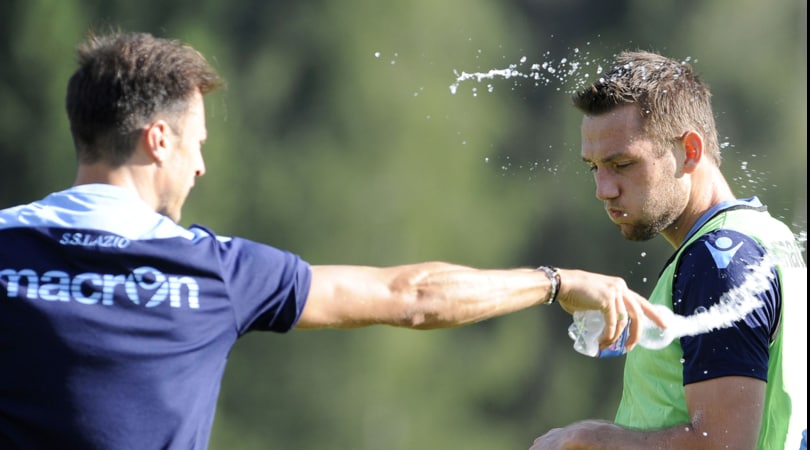 Serie A Lazio, scherzi e gavettoni nel ritiro di Auronzo
