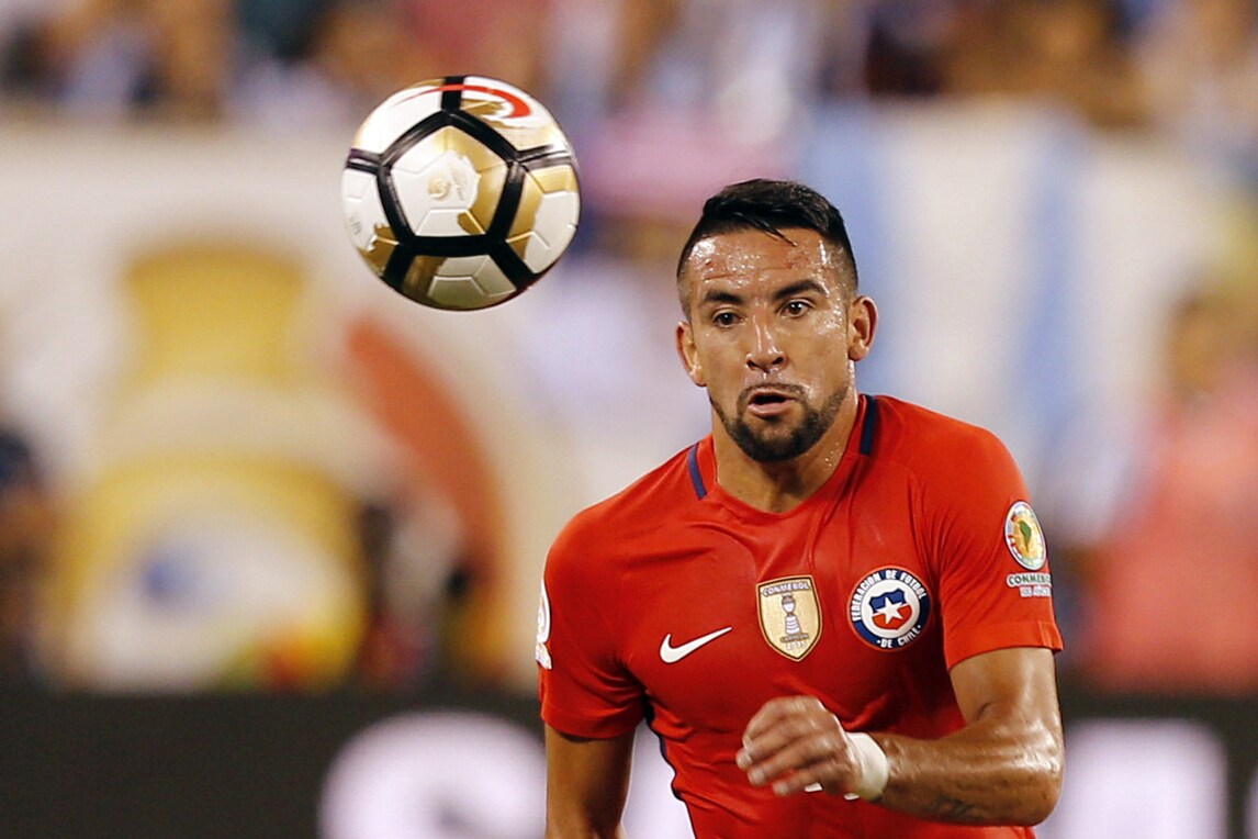 Calciomercato Cagliari, gli sforzi su Isla e Borriello