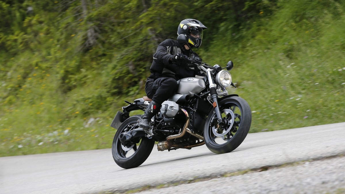 BMW R nineT, è l'ora della Scrambler