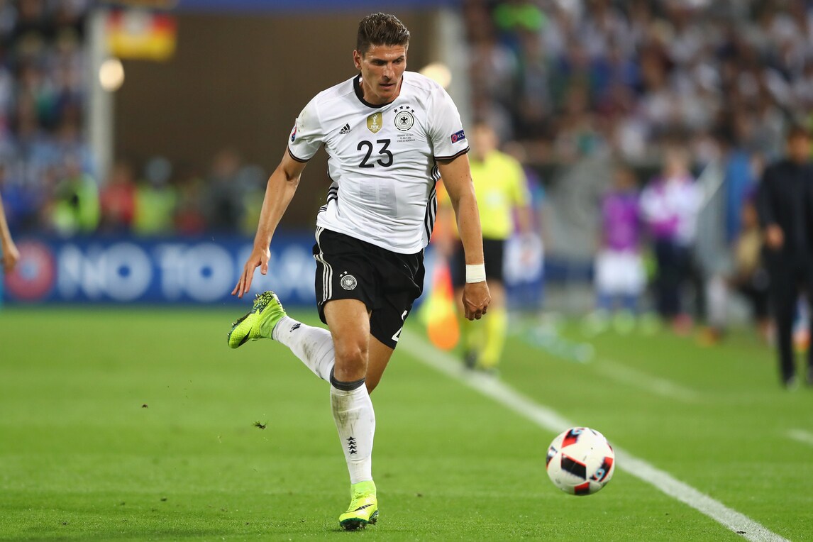 Freitas: «Mario Gomez al Wolfsburg? Sì, qualcosa si sta muovendo»