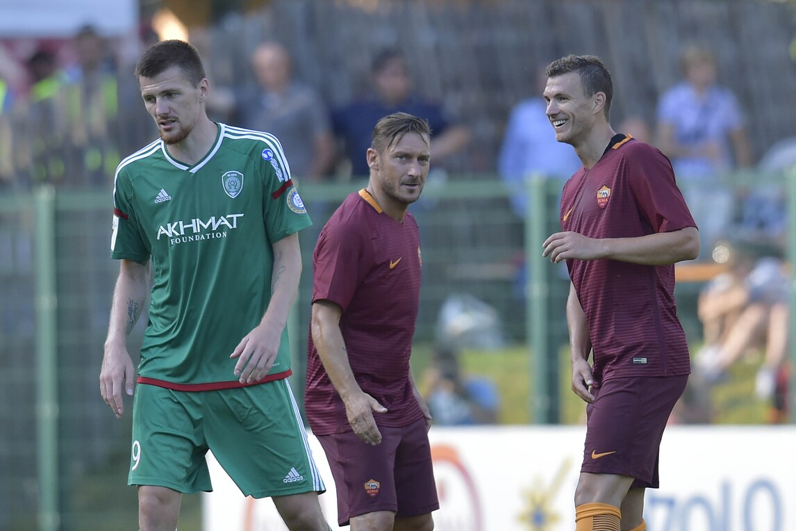Roma, Dzeko è carico: «Lavoro con Spalletti. Tifosi, continuate a sostenermi»