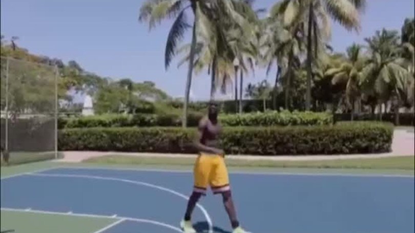 E intanto Pogba gioca a basket