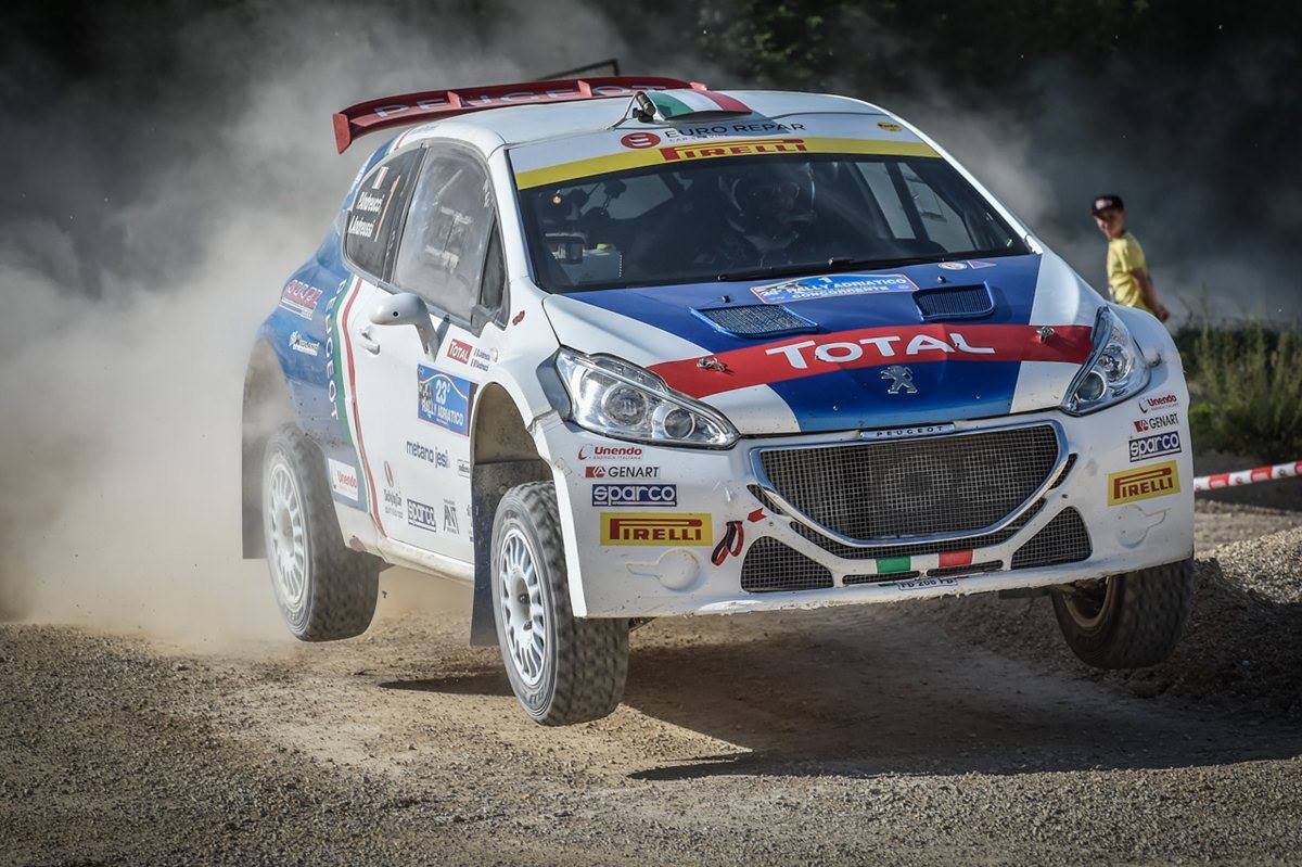 Andreucci, come guida un campione di rally: video