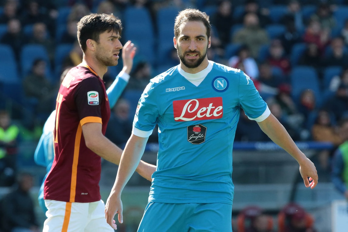 Serie A Napoli, quando fratello e papà Higuain dicevano: «Juventus aiutata!»