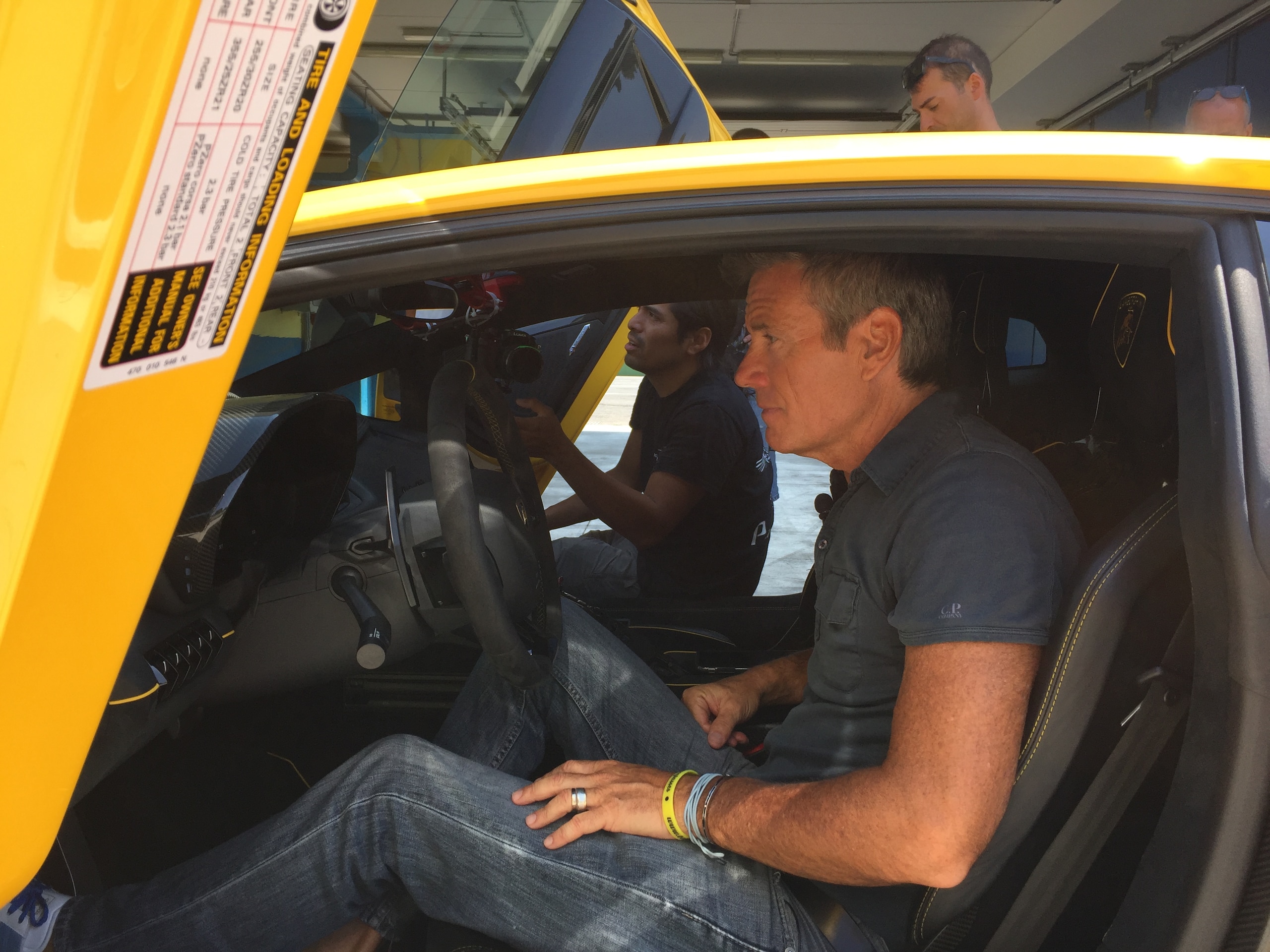Jimmy Ghione prende il Toro da 750 cv per le corna