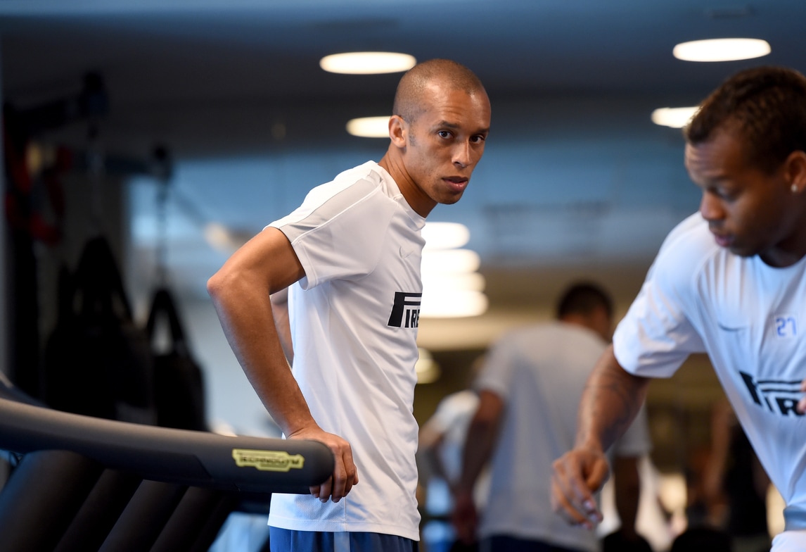 Inter, Miranda: «Mancini resta? Dovete chiederlo a Thohir»