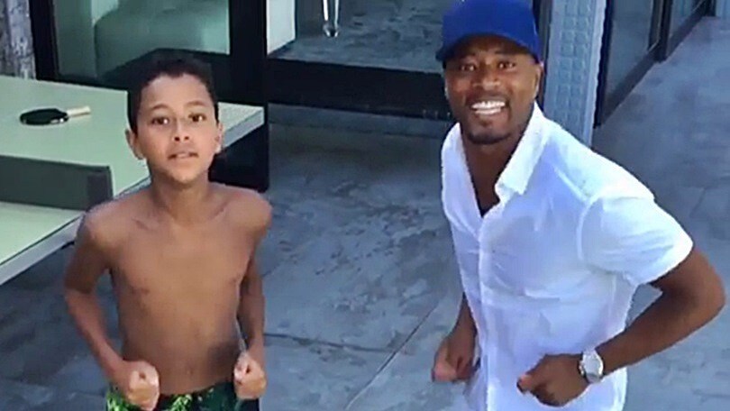 Higuain alla Juve? Evra si mette a ballare...