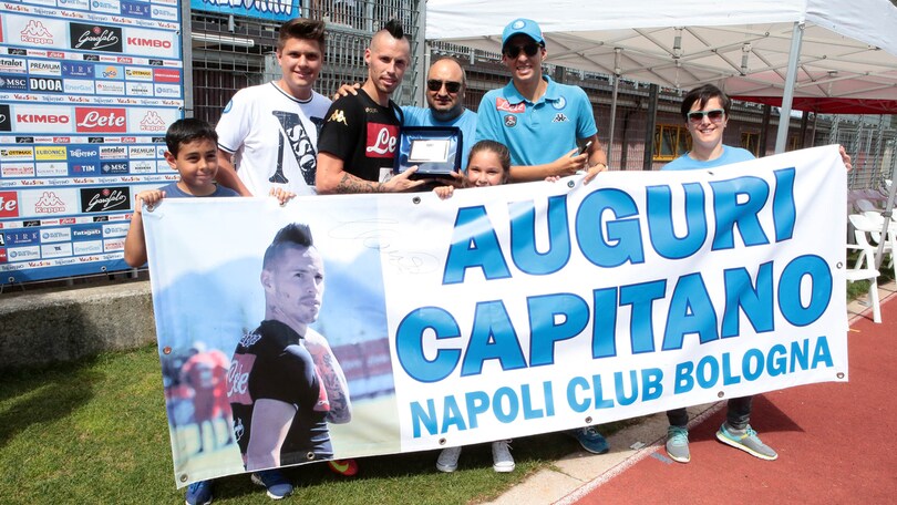 Serie A Napoli, "Tanti auguri Hamsik". A Dimaro è grande festa per il capitano