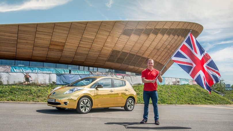 Nissan, una Leaf dorata per vincitori (britannici) dei Giochi di Rio