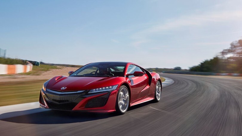 Honda NSX, sogno ibrido da 580 cv in pista a Estoril