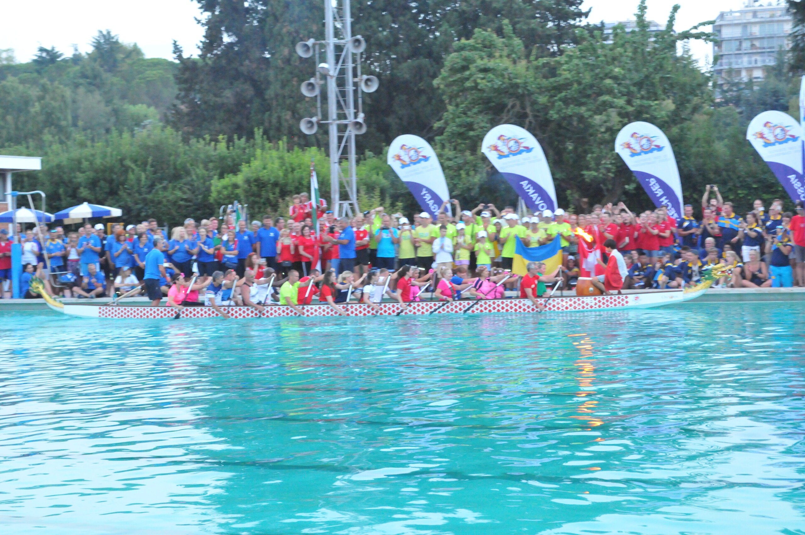 Lo spettacolo del Dragon Boat a Roma