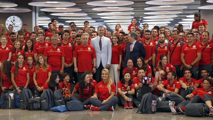 La Spagna parte per Rio: ecco il saluto dei reali