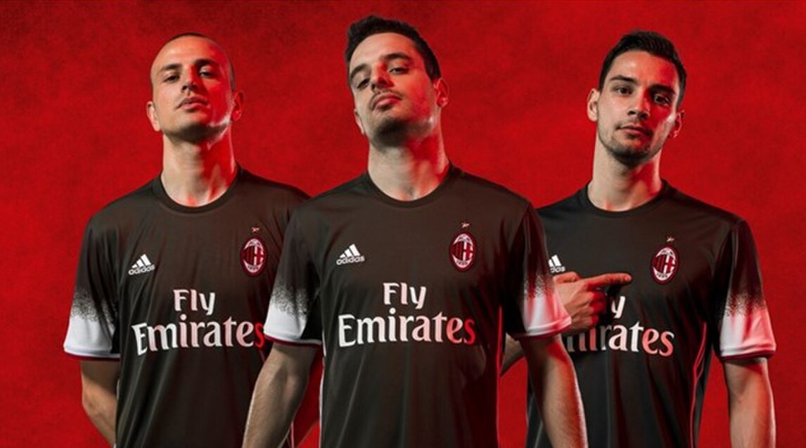 Milan, ecco la terza maglia: verde con "effetto vernice"