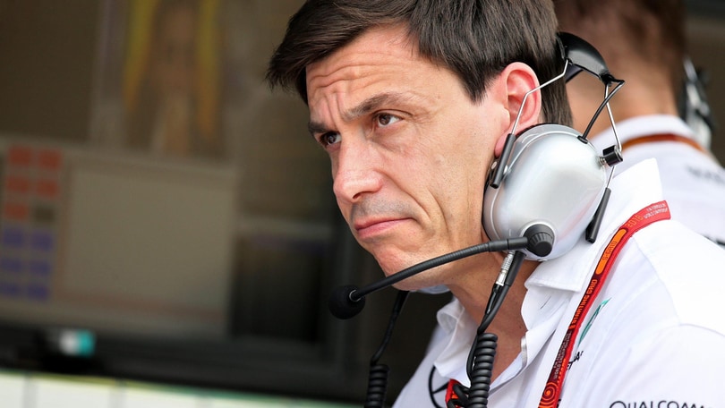 F1 Mercedes, Wolff: «Rivalità tra piloti può rovinare tutto»