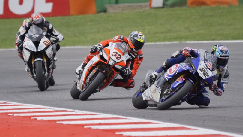 SBK Pirelli, Barbier: «Valutiamo l'uso di gomme diverse nel weekend»