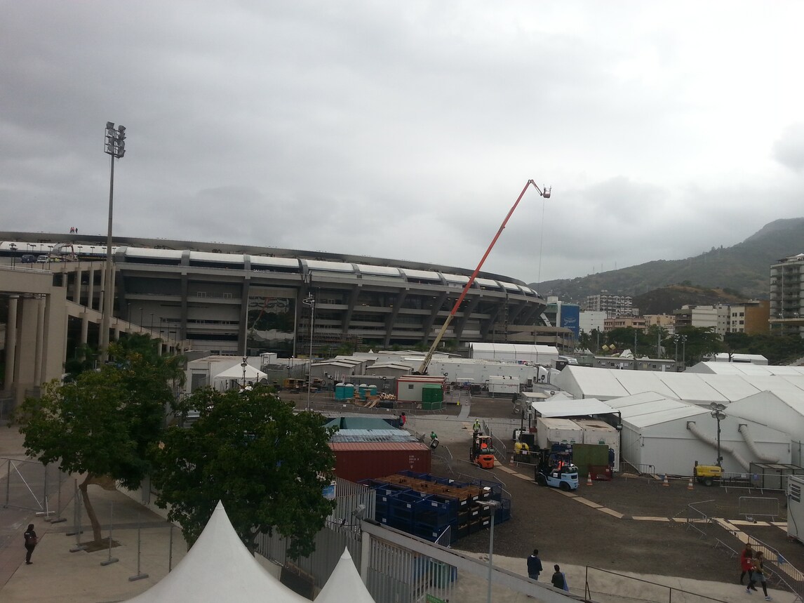Olimpiadi, venerdì la cerimonia. Il Maracanà sarà pronto?