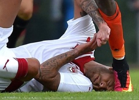 Bordeaux: «Menez operato per ricucire l'orecchio»