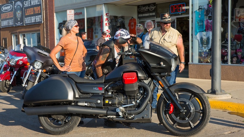 Moto Guzzi MGX-21: foto