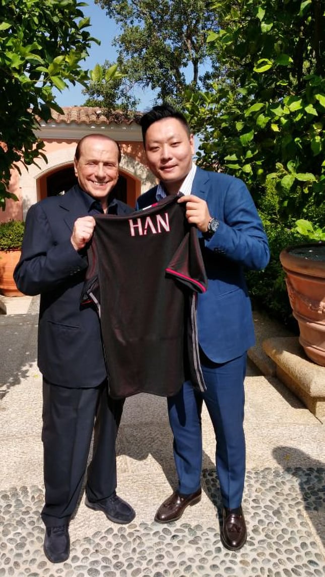 Parla Berlusconi: «Ho venduto ai cinesi, una scelta dolorosa ma necessaria»