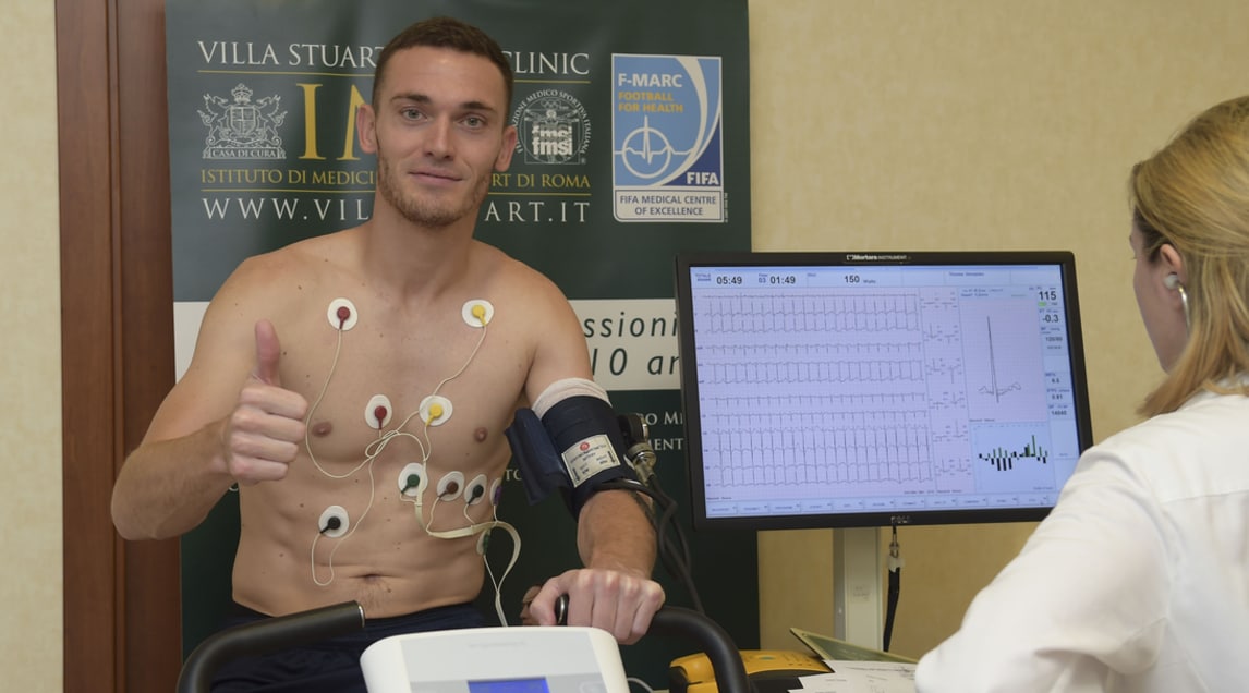 Roma, ecco Vermaelen: visite mediche a Villa Stuart