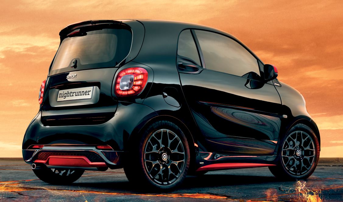Smart fortwo nightrunner, la modaiola "rossonera"