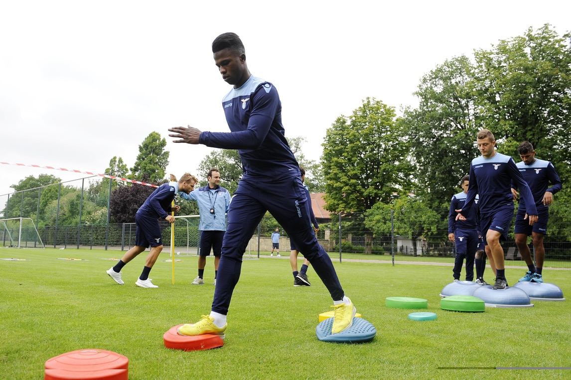 Calciomercato, Lazio durissima su Keita: «Inaccettabile, il ginocchio una scusa»