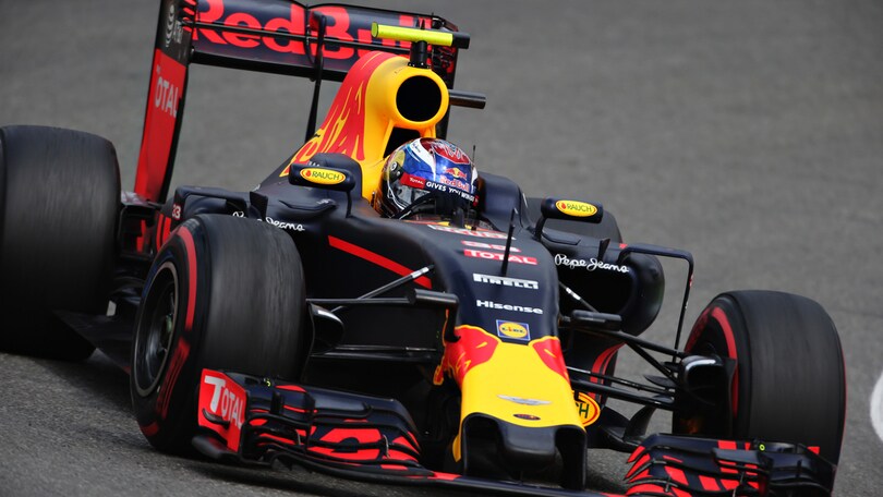 F1 Red Bull, Verstappen: «Mercedes troppo veloci»