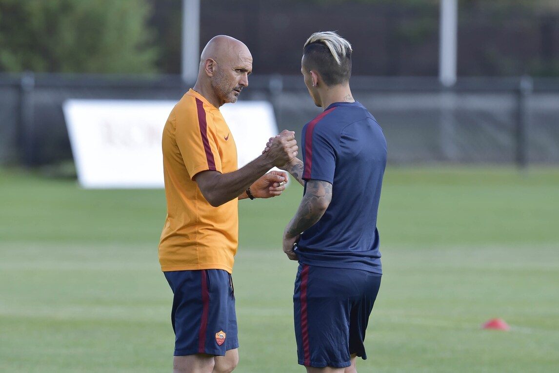 Roma, Spalletti: «Paredes rimane, ma può servire per far mercato»
