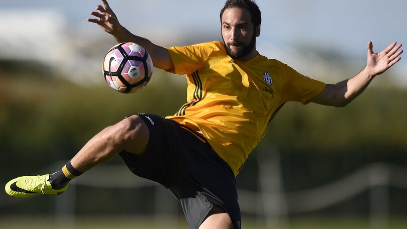 Juventus, Higuain lavora per tornare in forma a Vinovo