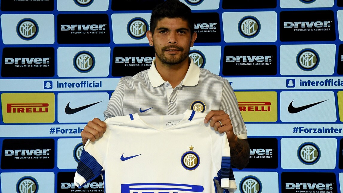 Inter, presentato Banega