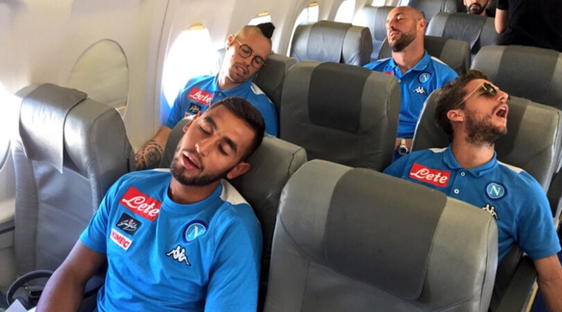 Napoli, relax prima del volo: che spasso Mertens!