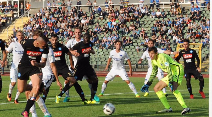 Hertha Berlino-Napoli, Hamsik fa gol di tacco