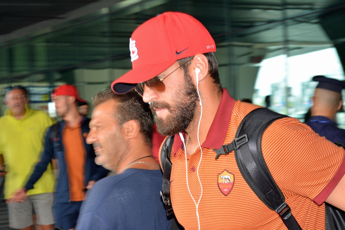Roma, i convocati per il Porto. Fuori Vainqueur