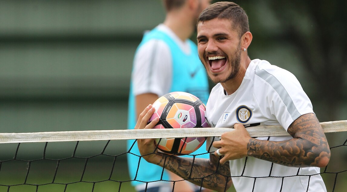 Inter, si lavora in vista dell'esordio: Icardi se la ride