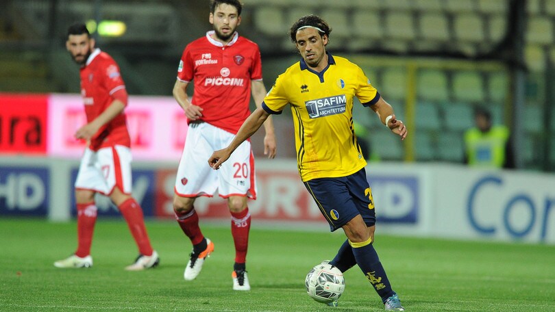 Calciomercato Salernitana e Benevento, derby per Granoche